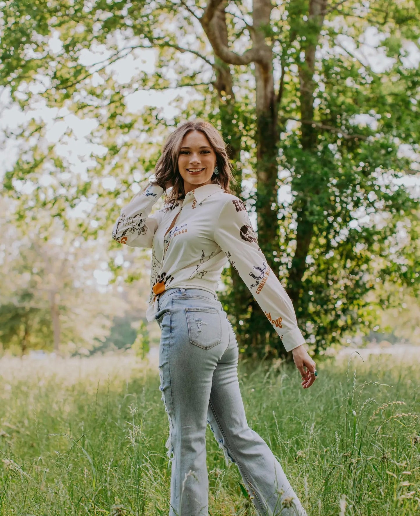 WOMEN’S WILD AND FREE LONGSLEEVE BUTTON UP